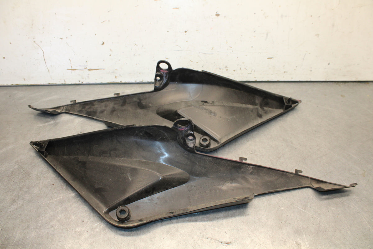 05-06 HONDA CBR600RR RIGHT LEFT FRONT SIDE SEAT PANELS TRIMS COWLS  BB655