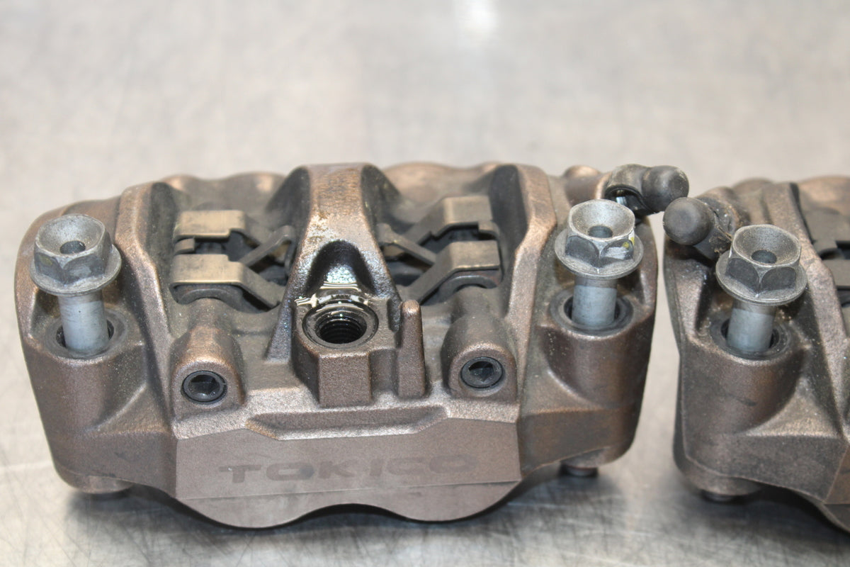 12-16 HONDA CBR1000RR RIGHT LEFT FRONT BRAKE CALIPER SET PAIR CALIPERS BB157