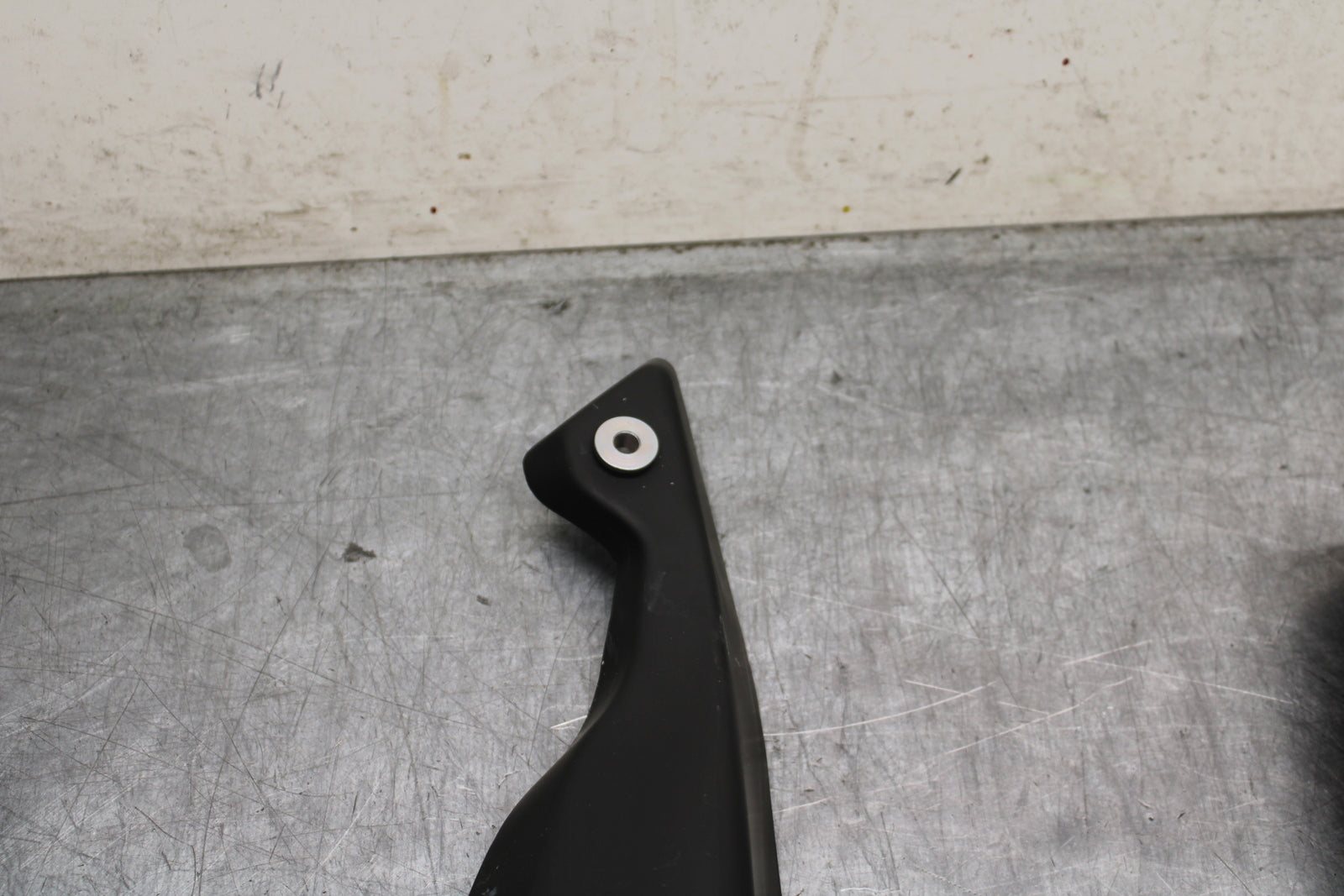 12-25 KAWASAKI NINJA ZX14R REAR MUFFLER EXHAUST PIPE COVER HEAT SHIELD BB757