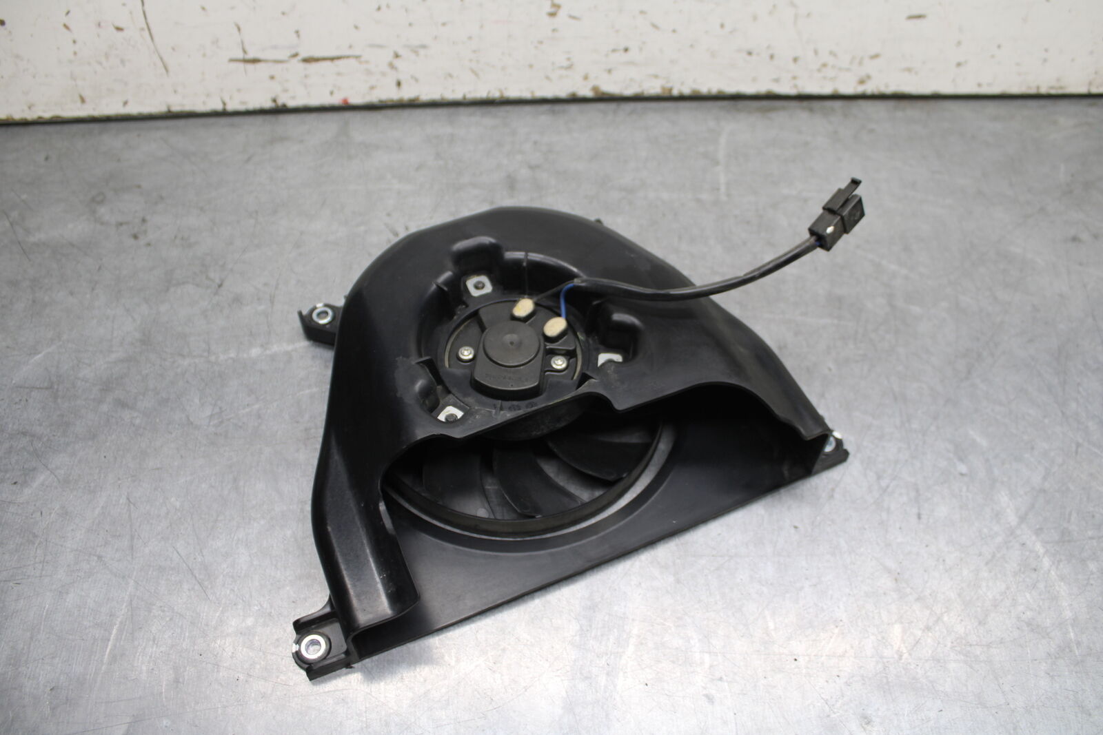18-24 KAWASAKI NINJA 650 ENGINE RADIATOR COOLING FAN BB725
