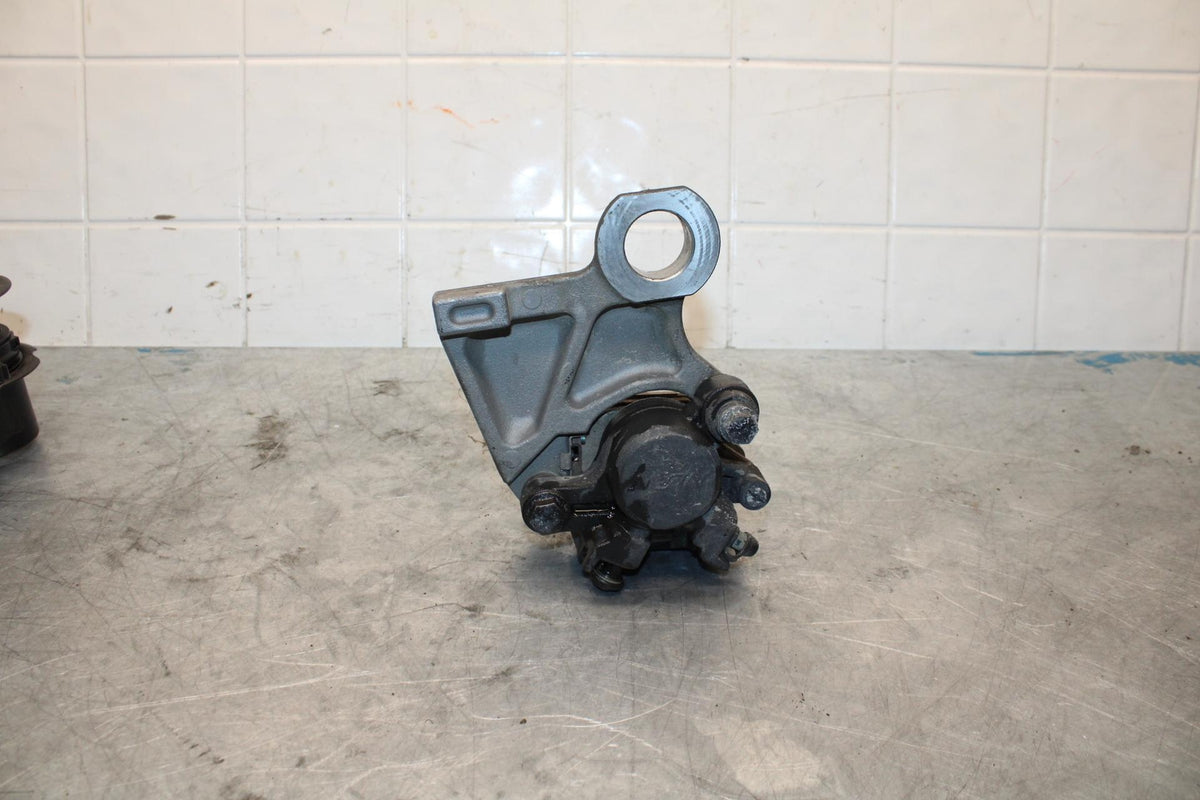 08-16 YAMAHA YZF R6 REAR BACK BRAKE CALIPER W MOUNT BRACKET BB443