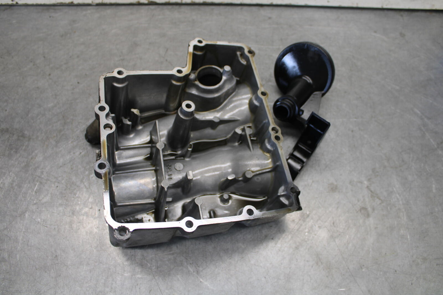 08-09 YAMAHA YZF R6S ENGINE MOTOR BOTTOM OIL PAN COVER  BB690