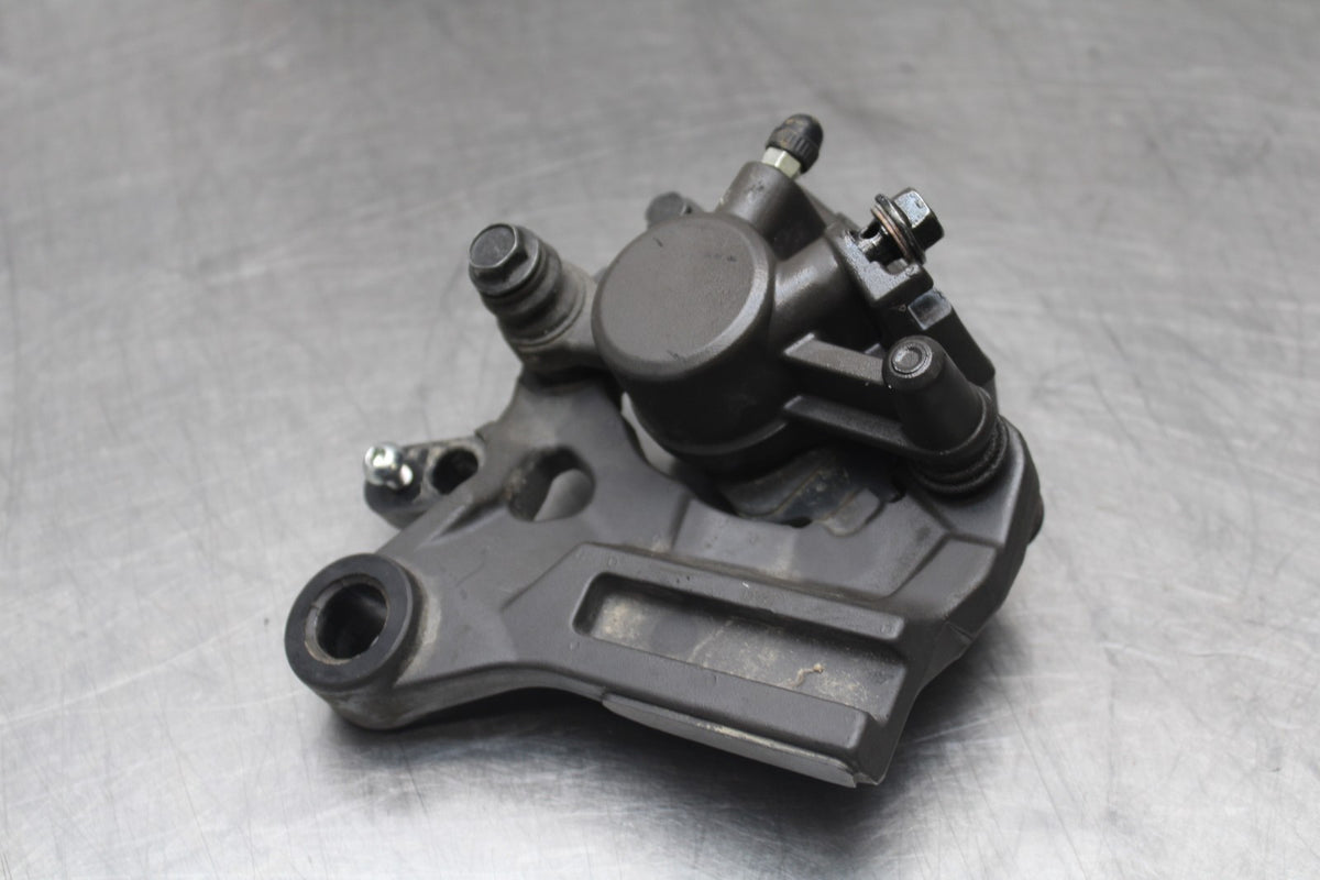 23 YAMAHA YZF R3 REAR BACK BRAKE CALIPER W MOUNT BRACKET BB806