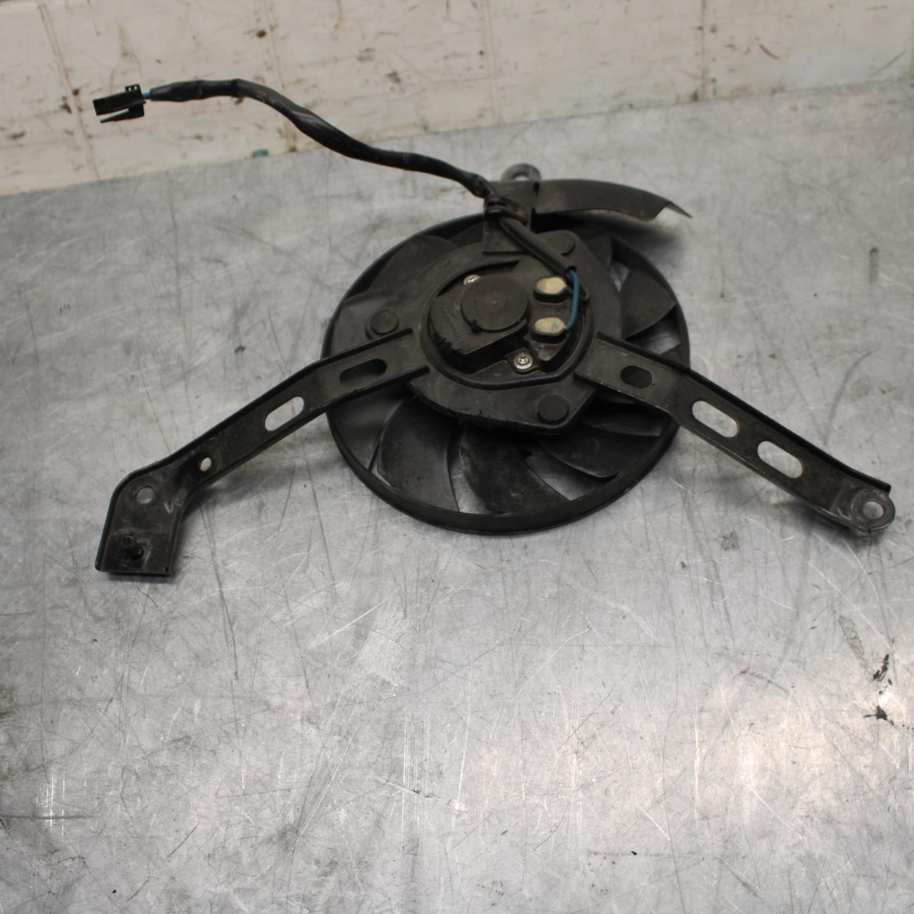 18-21 YAMAHA XSR700 ENGINE RADIATOR COOLING FAN bb475