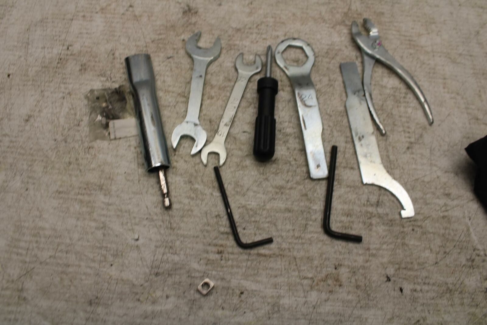 12-13 KAWASAKI EX300 NINJA STOCK TOOLS OEM TOOL BAG KIT SET BB373