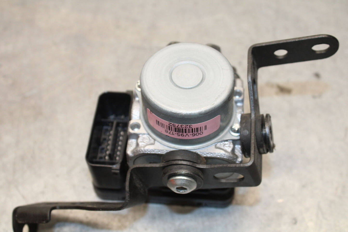 18-23 KAWASAKI NINJA 400 ABS PUMP UNIT MODULE BB660