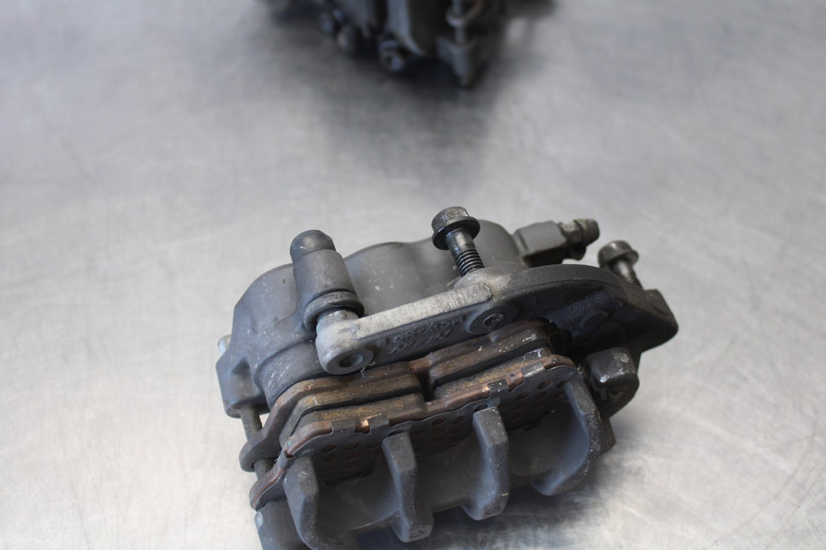 06-07 HONDA INTERCEPTOR 800 VFR800 RIGHT LEFT FRONT BRAKE CALIPER SET PAIR BB917