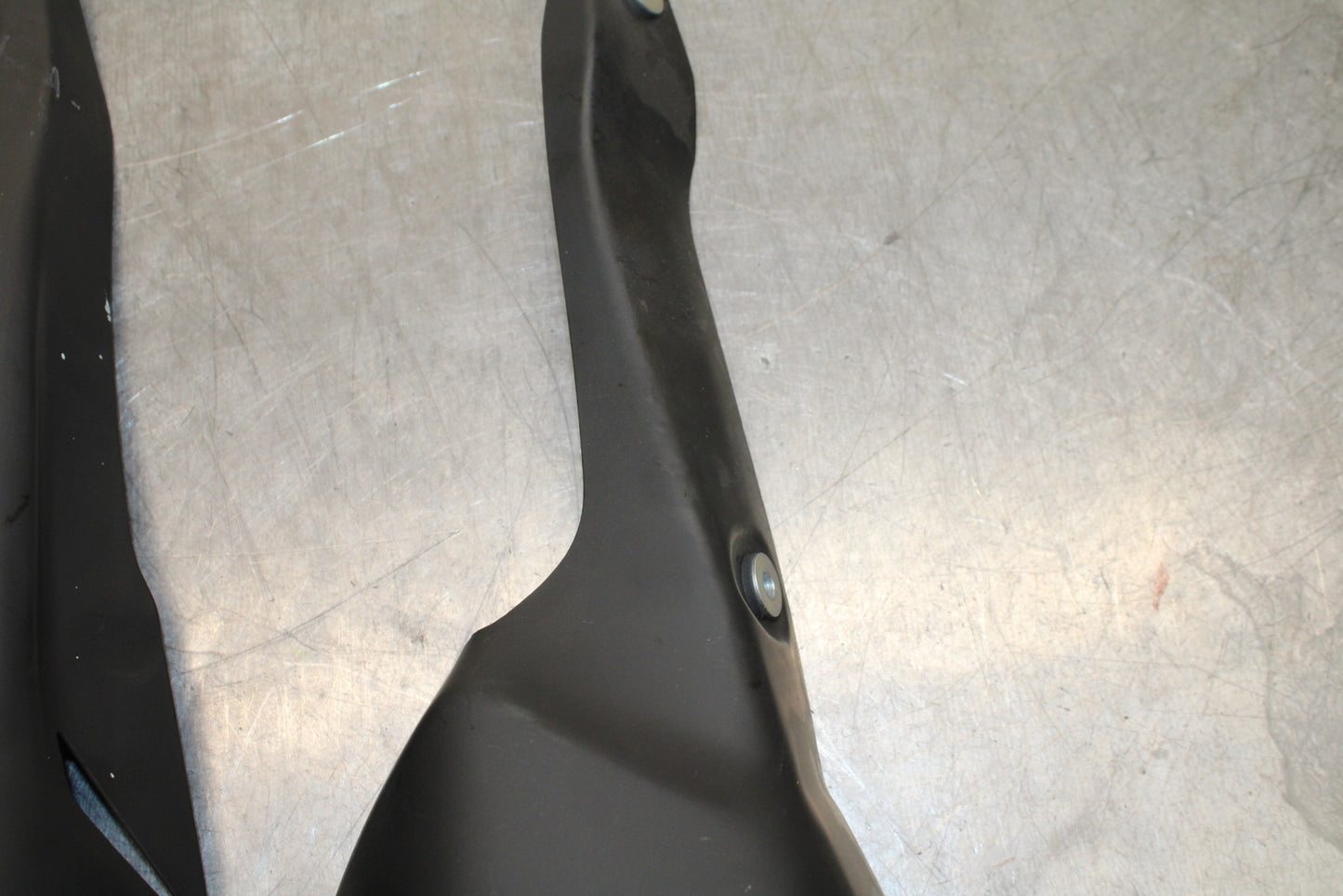 12-25 KAWASAKI NINJA ZX14R REAR MUFFLER EXHAUST PIPE COVER HEAT SHIELD BB757