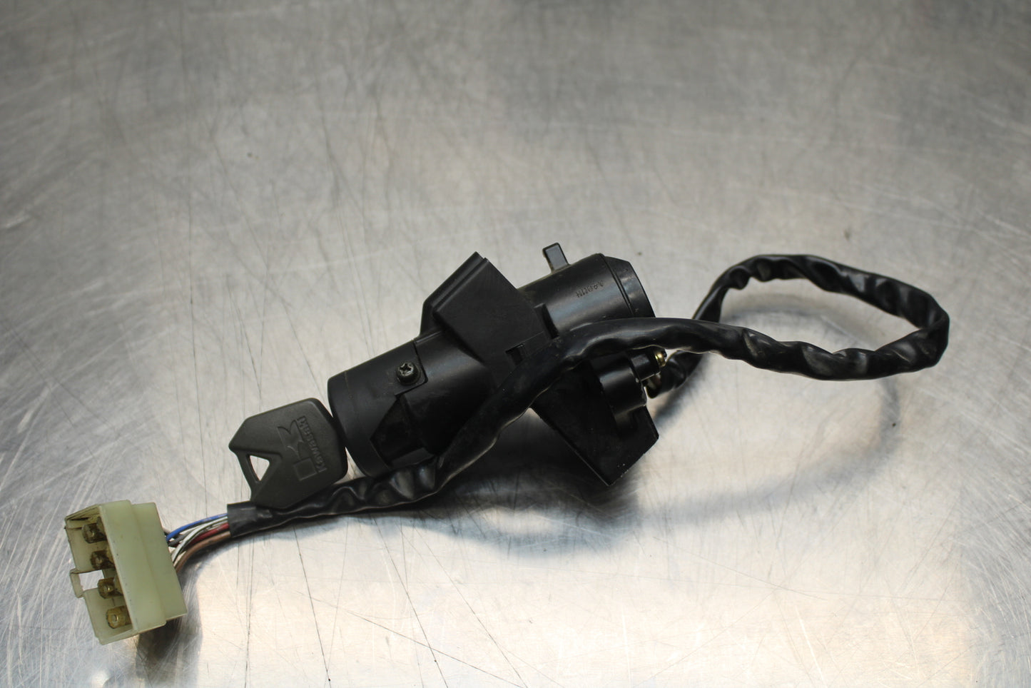 04-05 KAWASAKI NINJA ZX10R IGNITION LOCK KEY SET W/ GAS CAP AND SEAT LOCK BB163