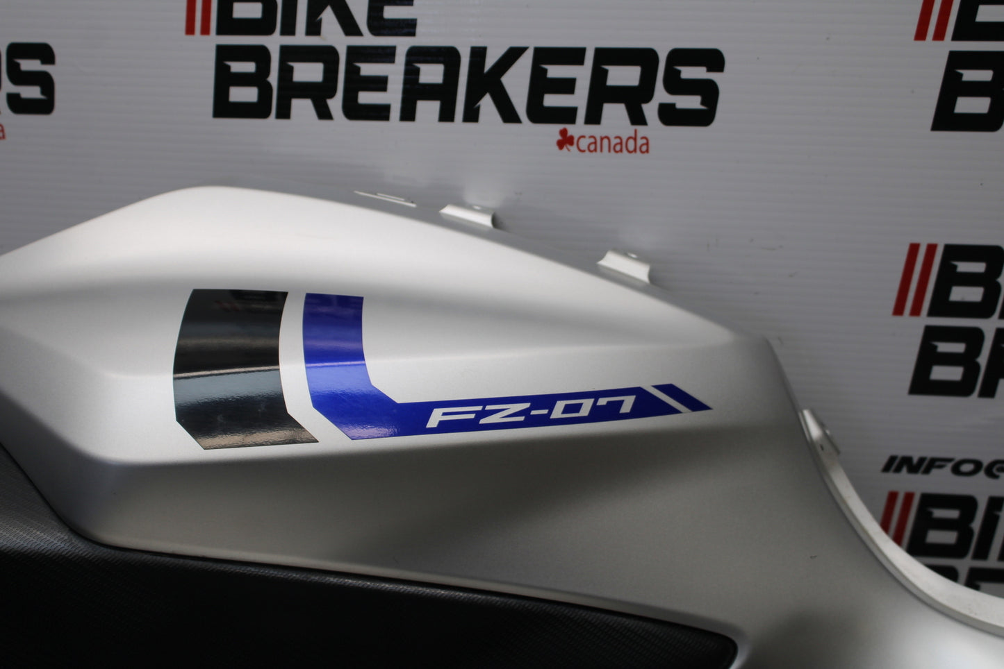 14-17 YAMAHA FZ07 LEFT LOWER MID UPPER SIDE FAIRING COWL BB162