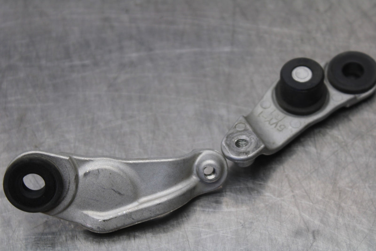 04-05 YAMAHA YZF R1 FRONT GAS TANK BRACKET SET MOUNT  BB173