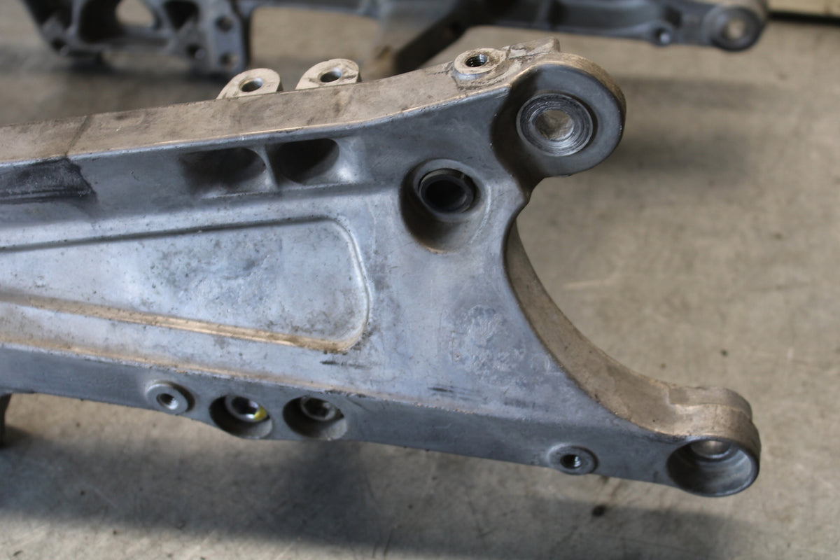 03-04 HONDA CBR600RR REAR SUBFRAME BACK SUB FRAME 50200-MEE-000 BB661