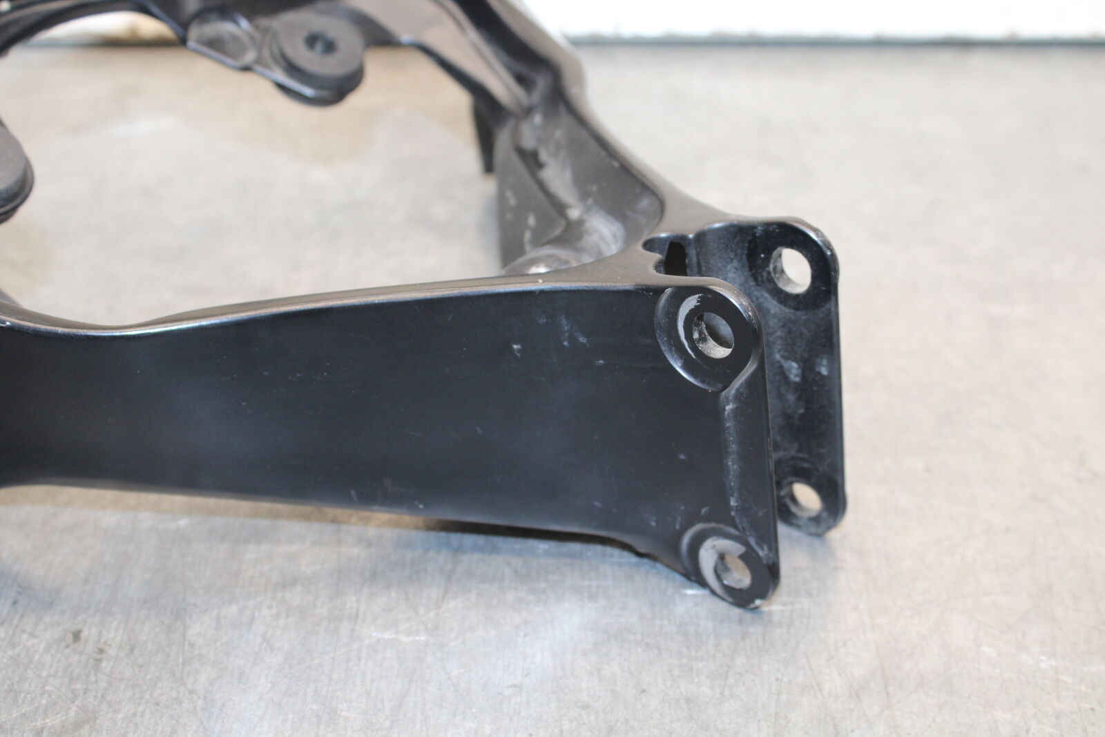 06-07 SUZUKI GSXR750 UPPER FAIRING MIRROR GAUGES STAY BRACKET 94511-01H00 BB670