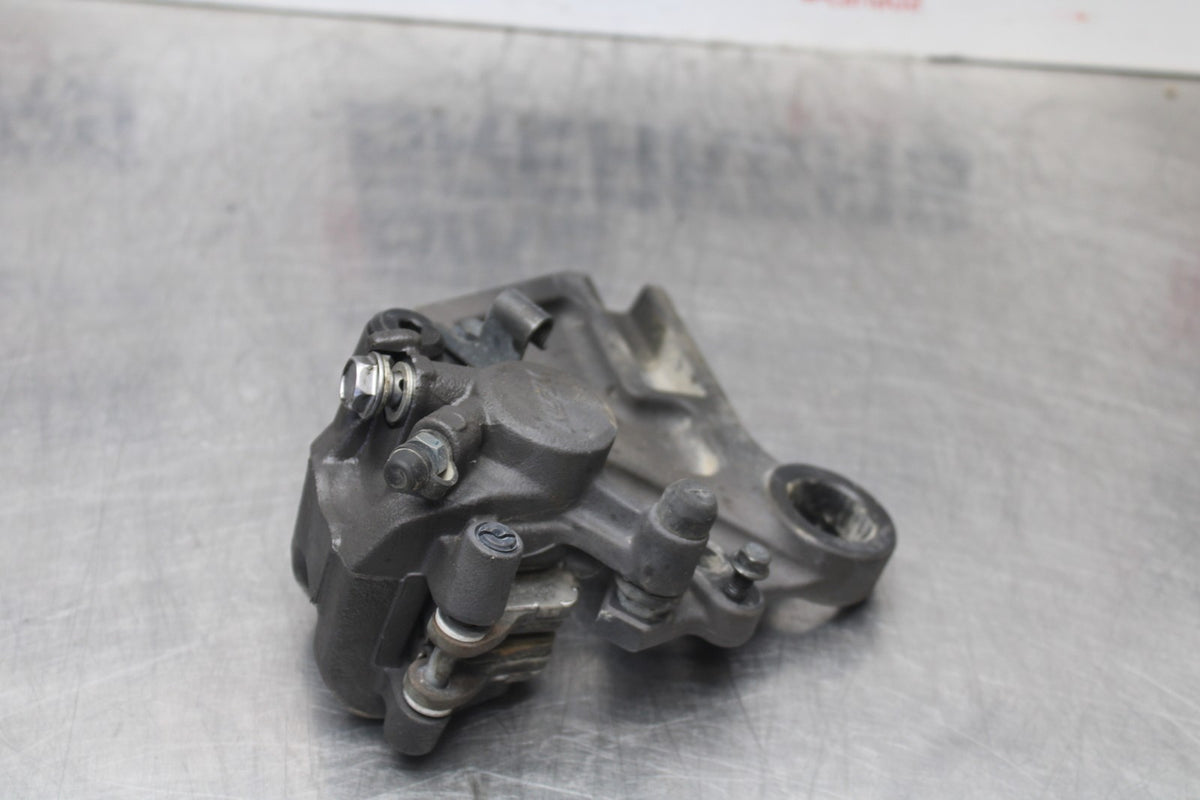 24-25 KAWASAKI NINJA ZX6R REAR BACK BRAKE CALIPER W MOUNT BRACKET BB785