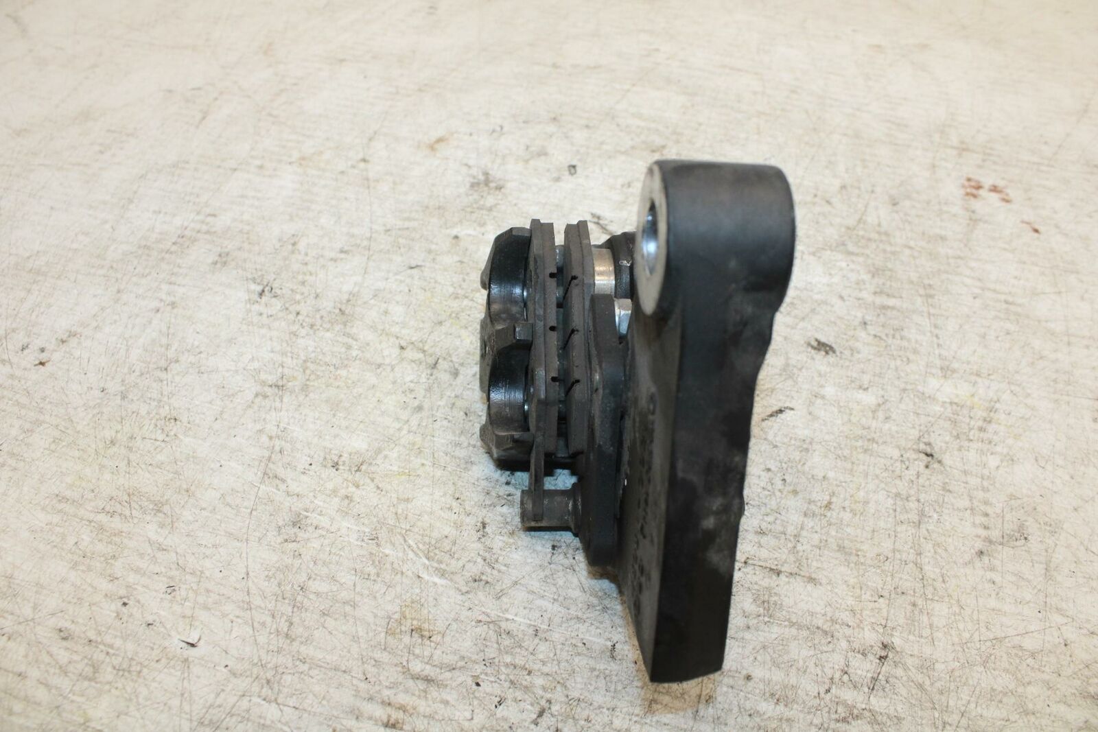 12-13 KAWASAKI EX300 NINJA REAR BACK BRAKE CALIPER W MOUNT BRACKET BB373