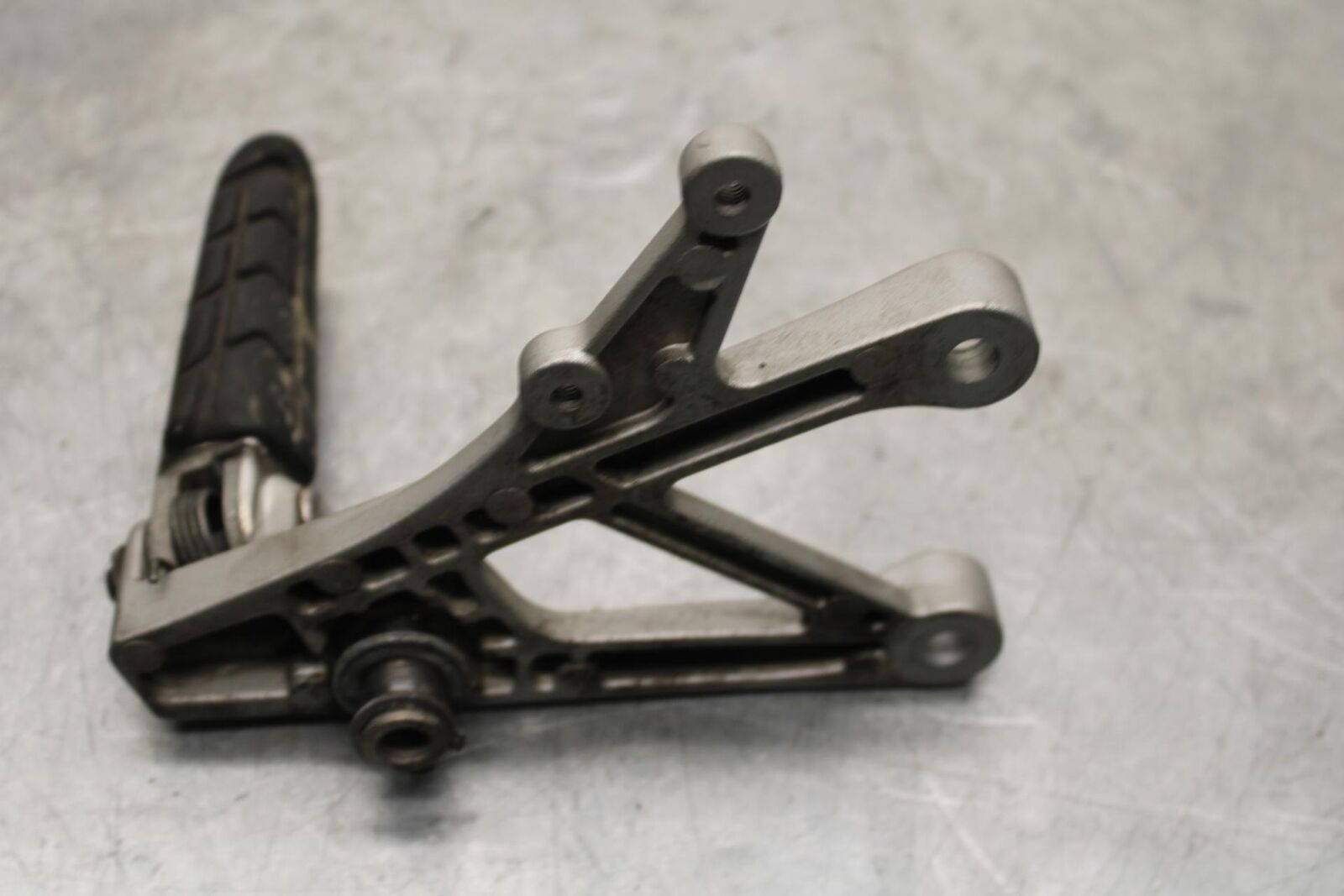 2000 Honda CBR600F4 LEFT REARSET REAR SET DRIVER FOOT PEG REST STOP BB552