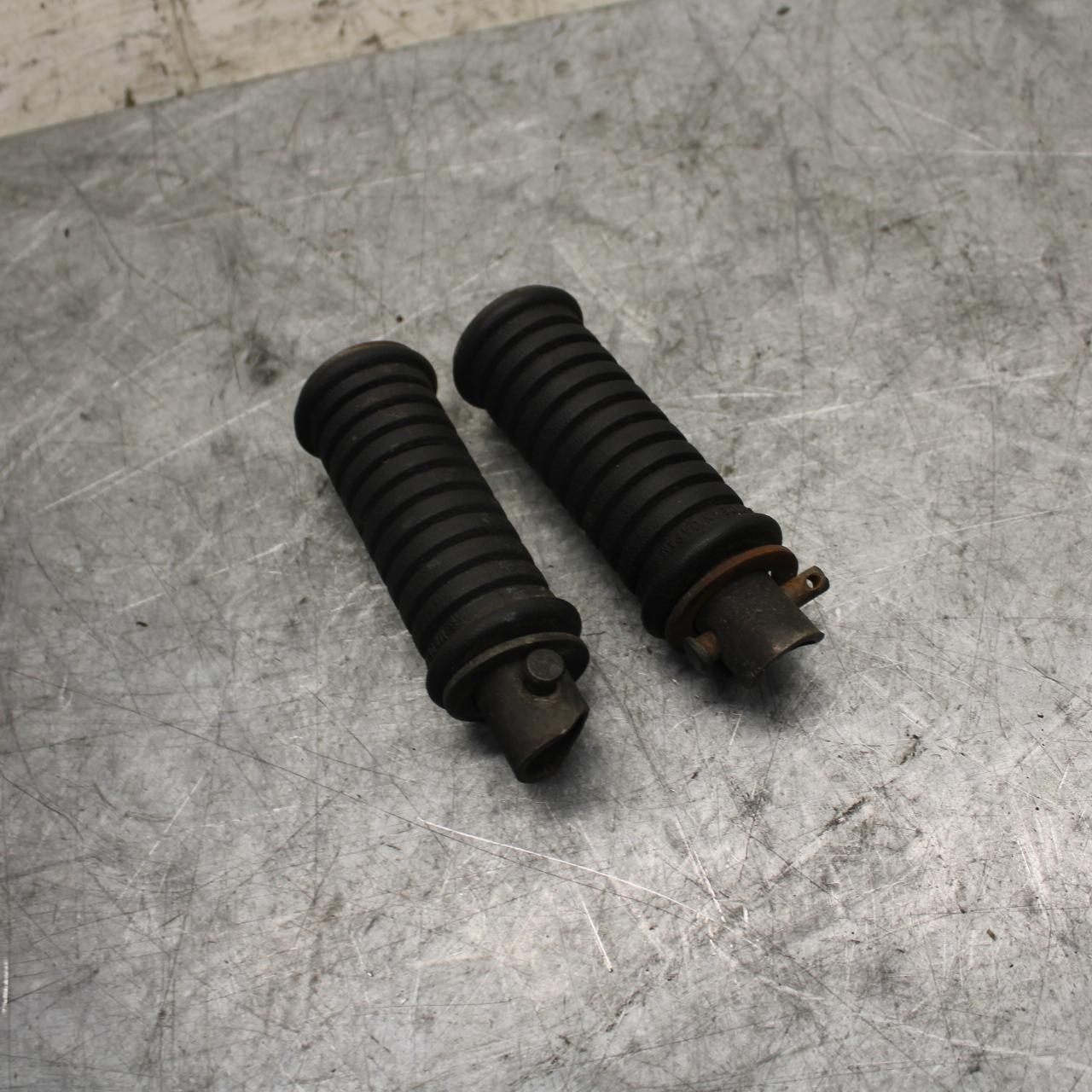 1982 Suzuki GS450L REAR PASSENGER FOOT STEP PEG BB52
