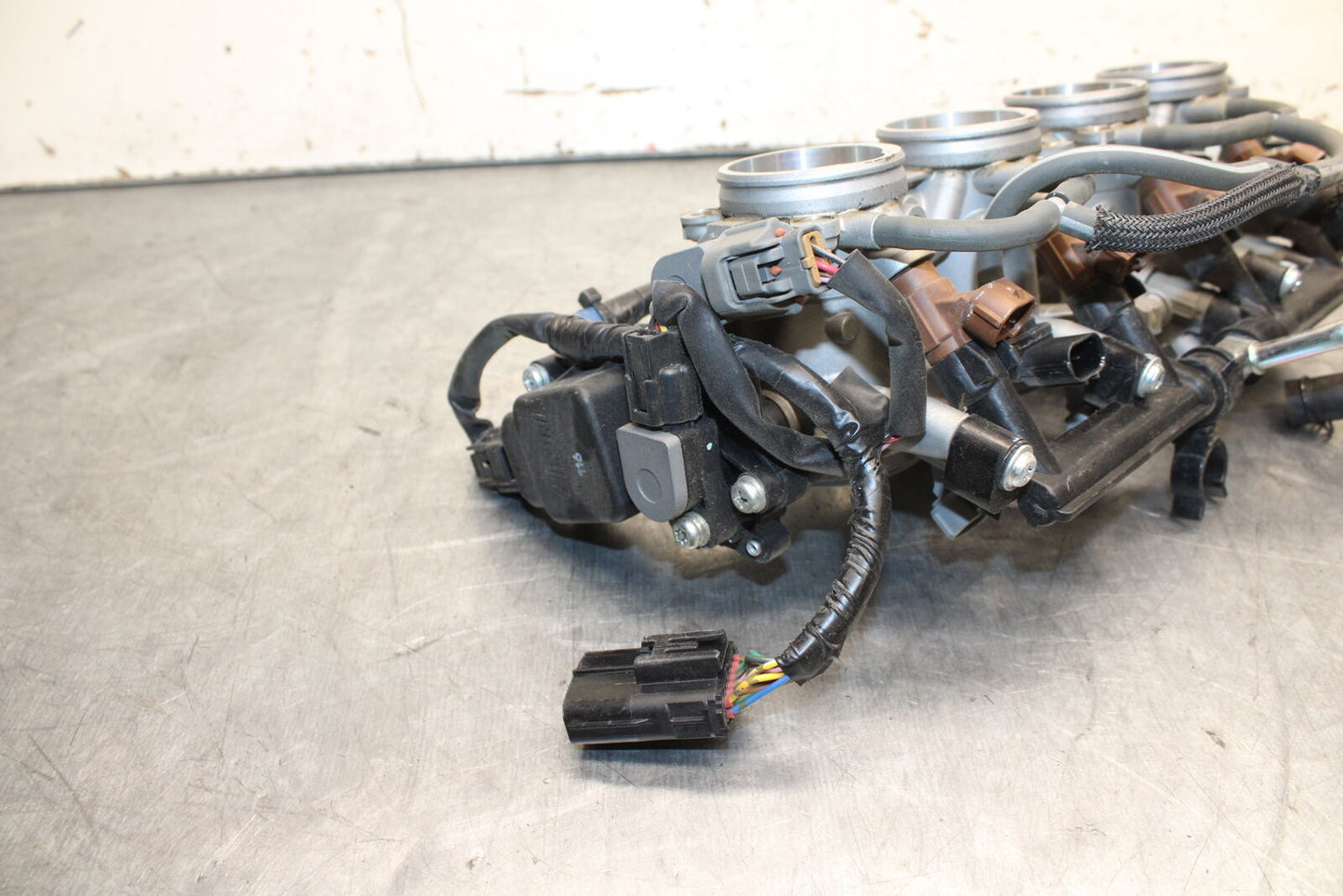11-24 SUZUKI GSXR750 MAIN FUEL INJECTORS / THROTTLE BODIES 13406-15J00 BB714