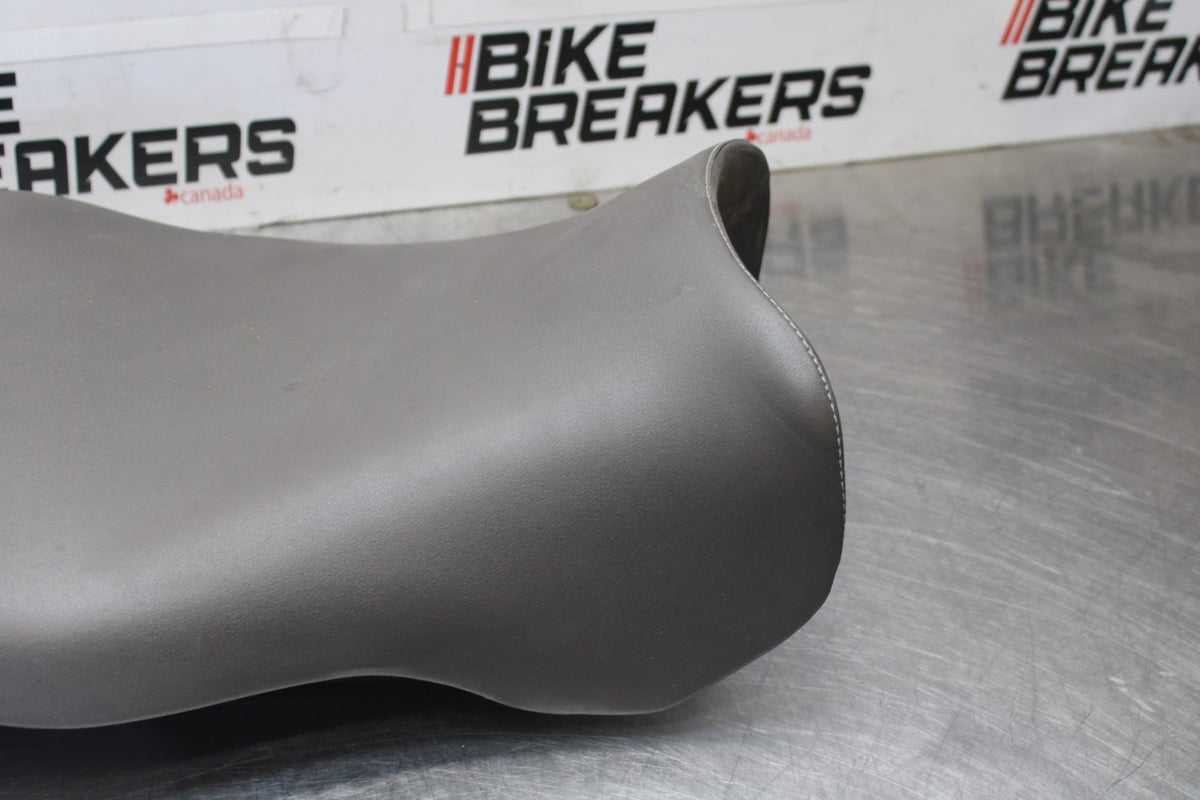 05 DUCATI SUPERSPORT 800 FRONT REAR SEAT SADDLE BB913