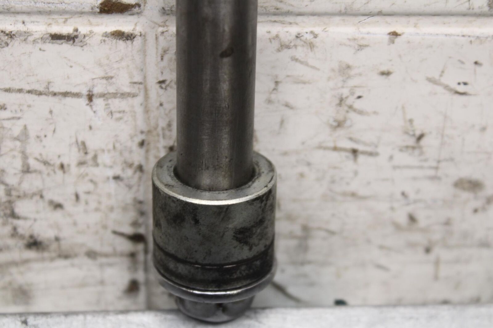 2003 Yamaha Vmax 1200 VMX1200 FRONT WHEEL RIM AXLE PIVOT BOLT BB563