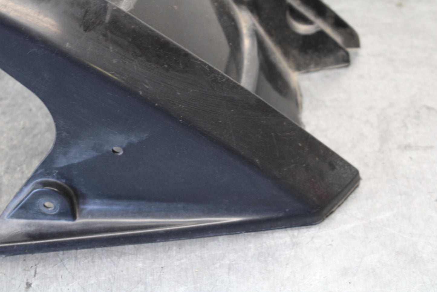 03-04 KAWASAKI NINJA ZX6RR REAR BACK WHEEL TIRE HUGGER FENDER BB684