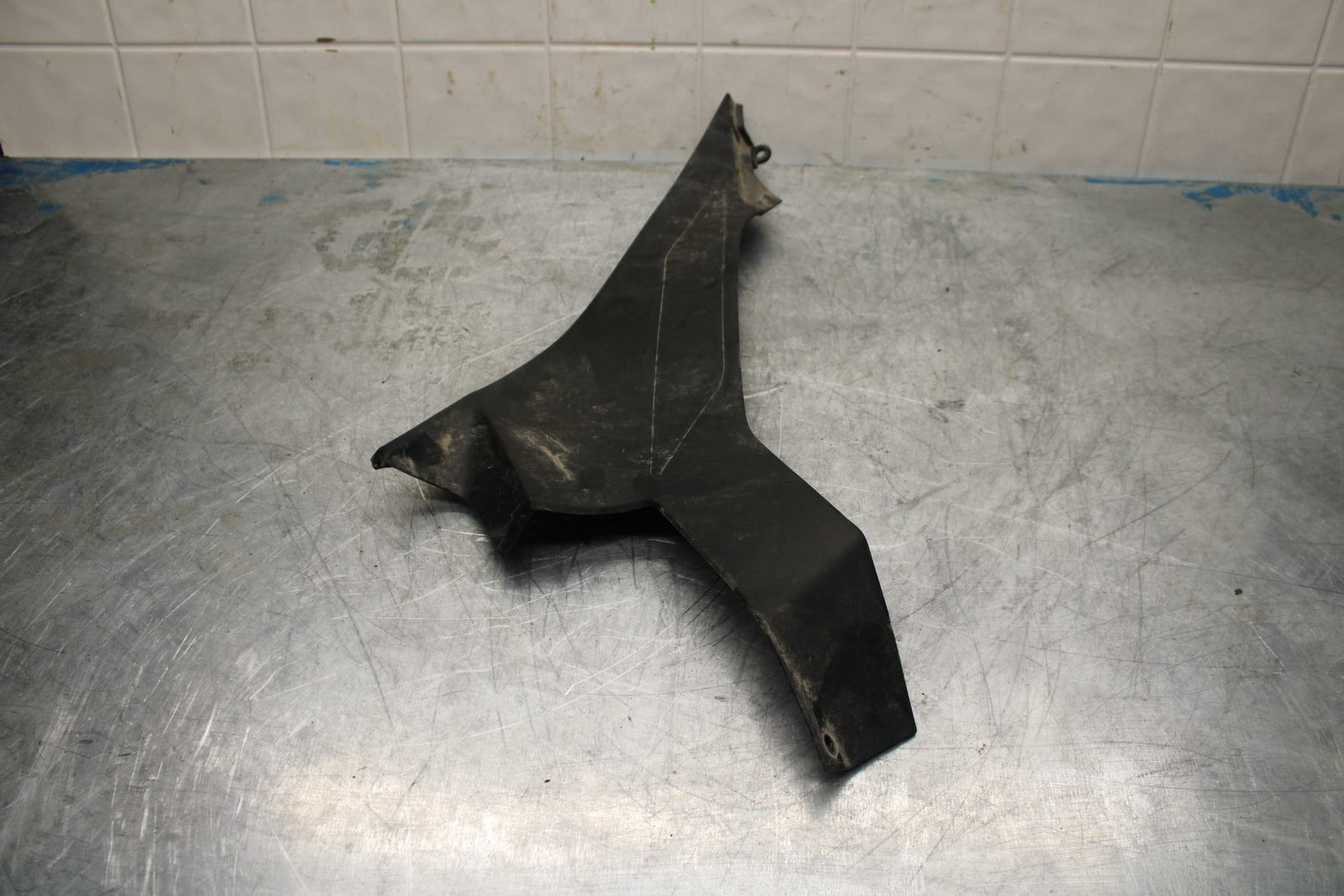 18-22 KAWASAKI NINJA 400 EX400 ABS RIGHT FRONT SIDE SEAT SADDLE PANEL TRIM BB416