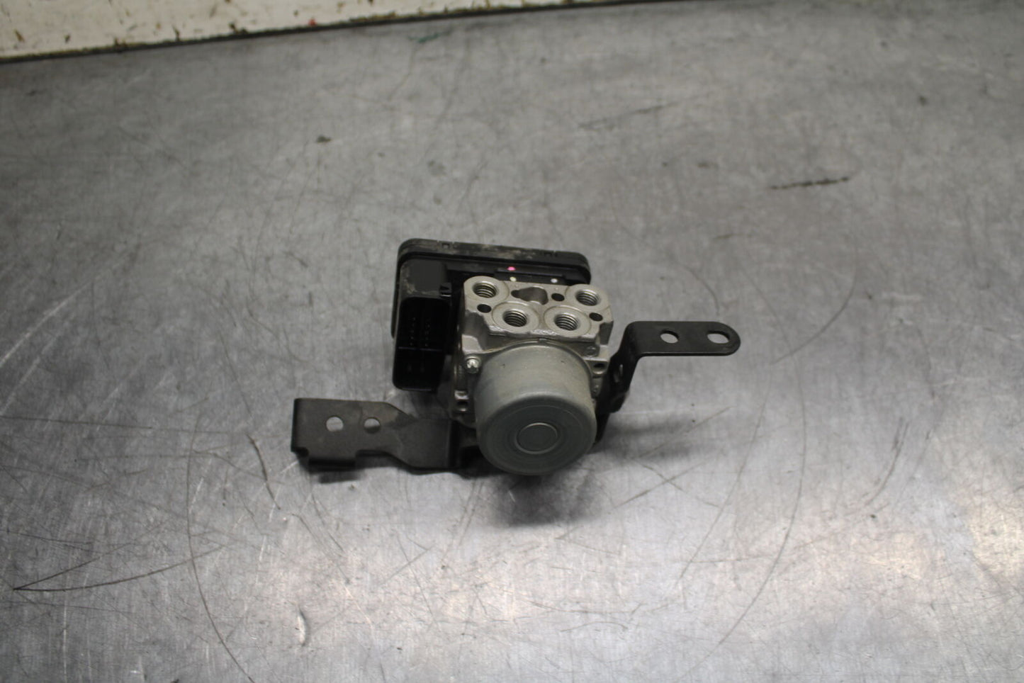 18-23 KAWASAKI NINJA 400 EX400 ABS ABS PUMP UNIT MODULE BB747