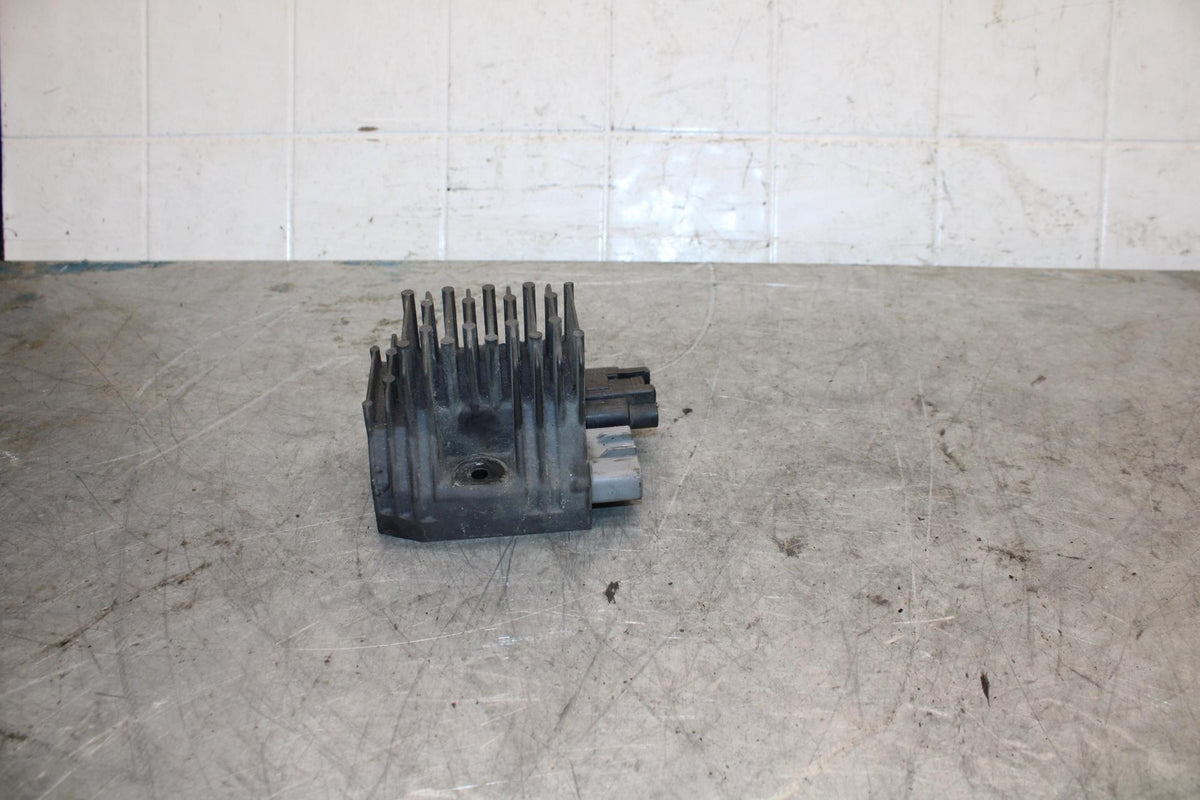 04-06 YAMAHA YZF R1 RECTIFIER VOLTAGE REGULATOR BB432