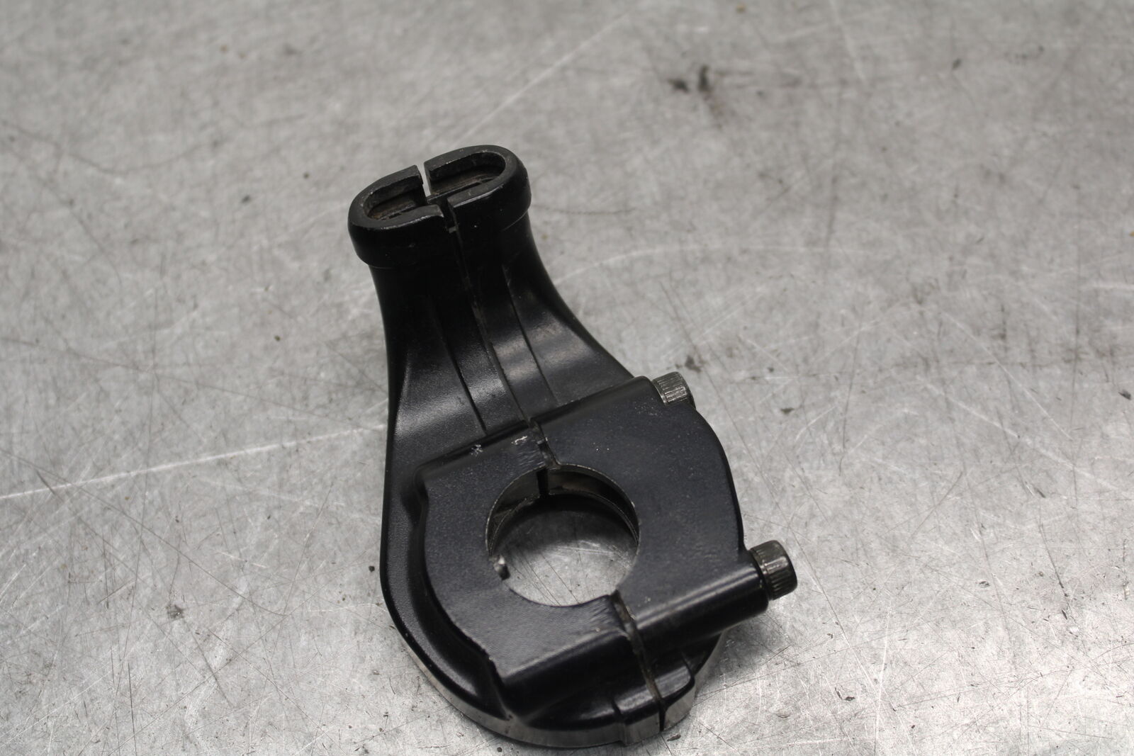 07-08 YAMAHA YZF R1 THROTTLE CABLE LINE HOUSING GUIDE BB675