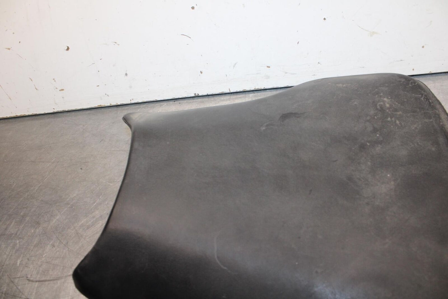 03-04 HONDA CBR600RR FRONT DRIVERS SEAT PAD SADDLE PILLION 77100-MEE-000 BB614