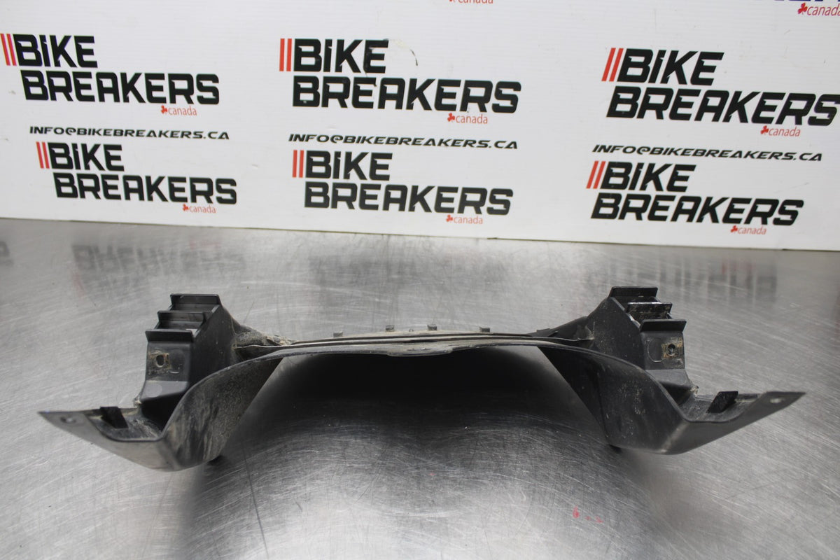 08 SUZUKI SV650 LOWER FRONT UPPER INNER HEADLIGHT COWL FAIRING  BB846