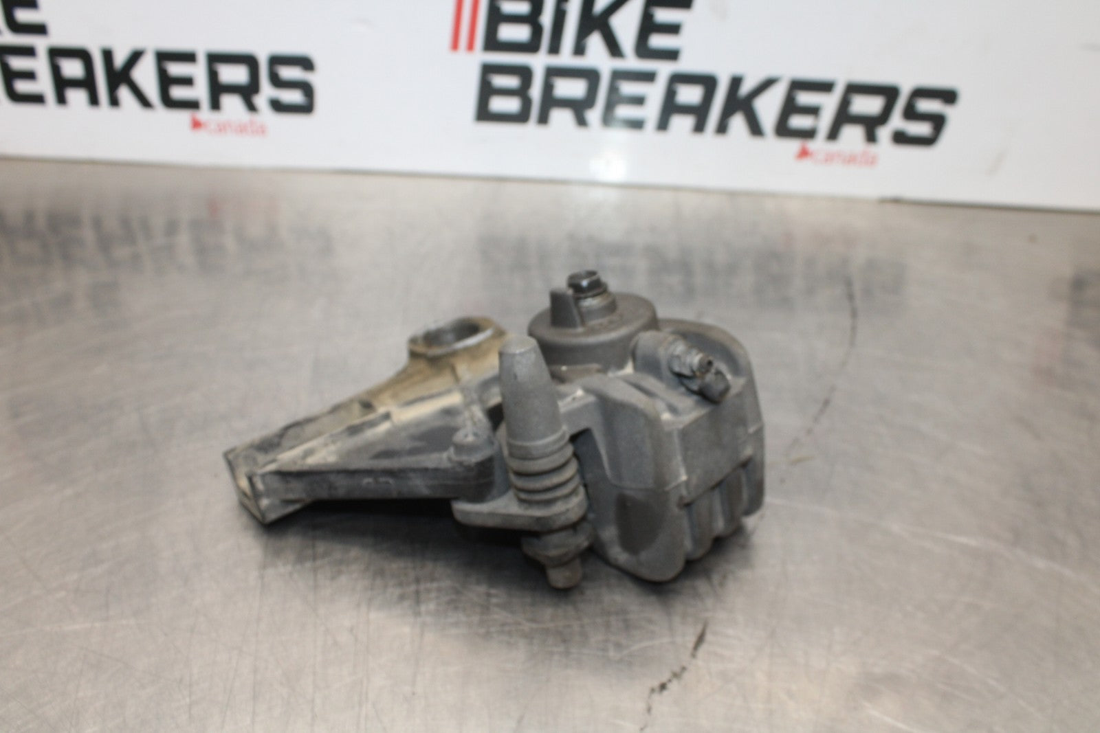 07-08 KAWASAKI NINJA ZX6R REAR BACK BRAKE CALIPER W MOUNT BRACKET BB203