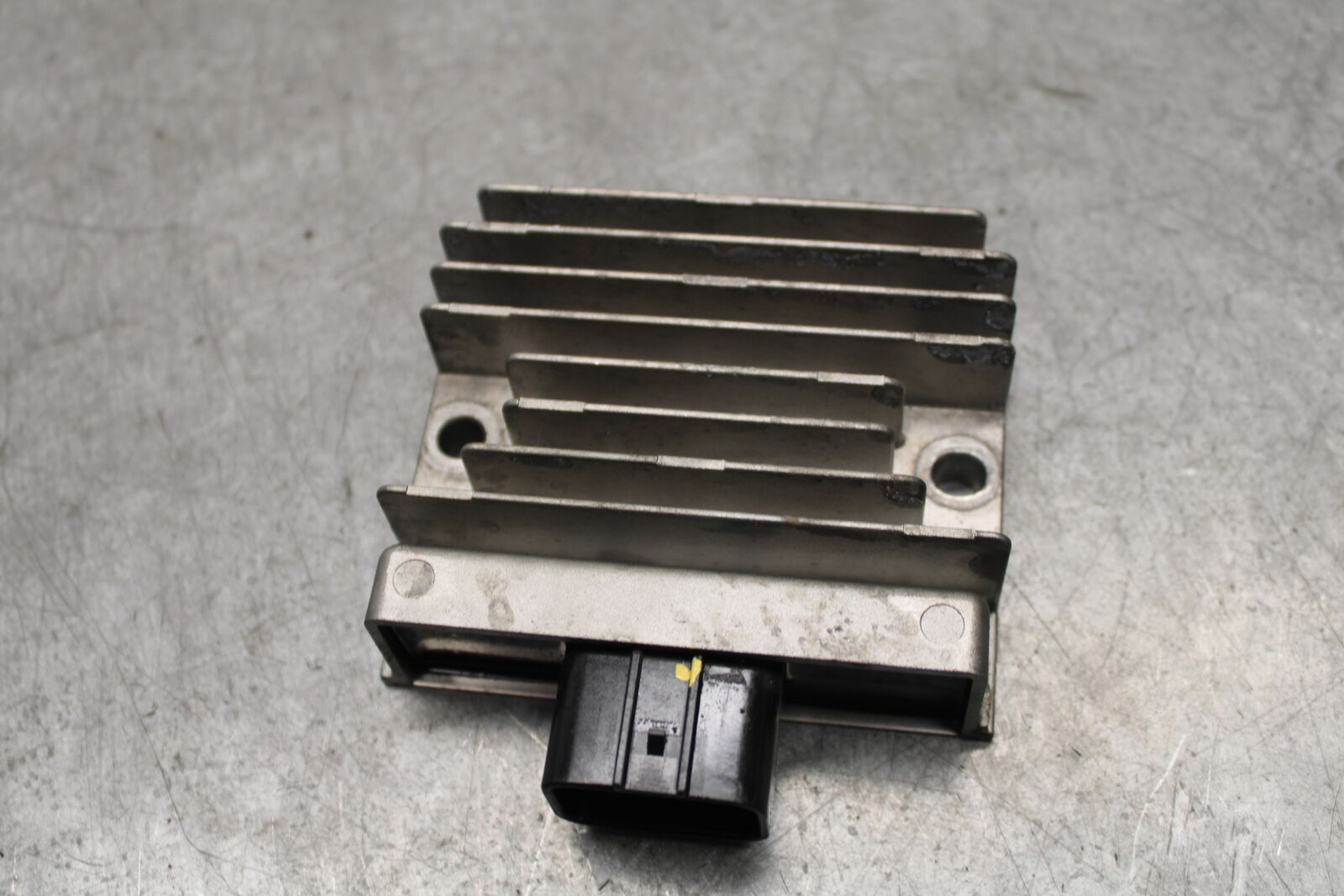 18-23 KAWASAKI NINJA 400 RECTIFIER VOLTAGE REGULATOR BB660