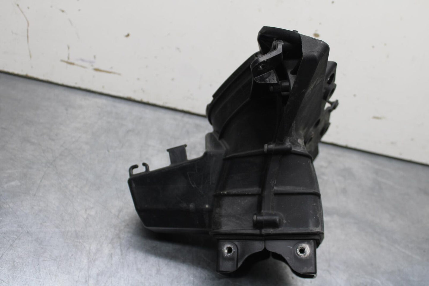 09-12 KAWASAKI NINJA ZX6R ZX600R RAM AIR INTAKE TUBE DUCT BB617