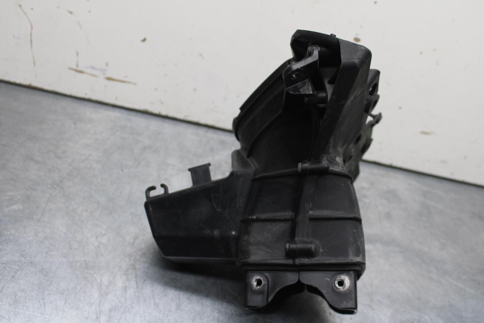 09-12 KAWASAKI NINJA ZX6R ZX600R RAM AIR INTAKE TUBE DUCT BB617