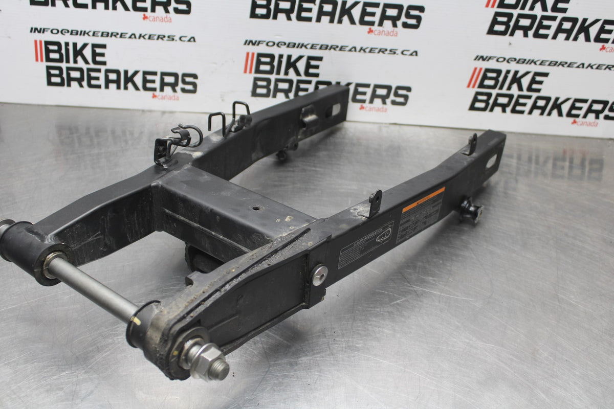 18-26 KAWASAKI Z400 REAR SWINGARM BACK SUSPENSION SWING ARM BB852