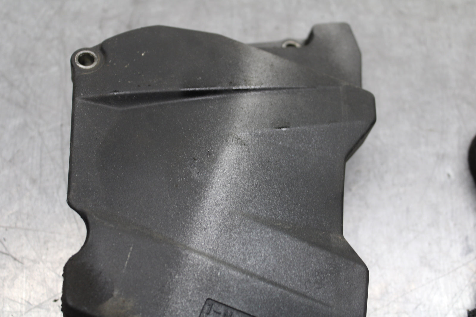 03-05 YAMAHA YZF R6  ENGINE SPROCKET COVER BB751
