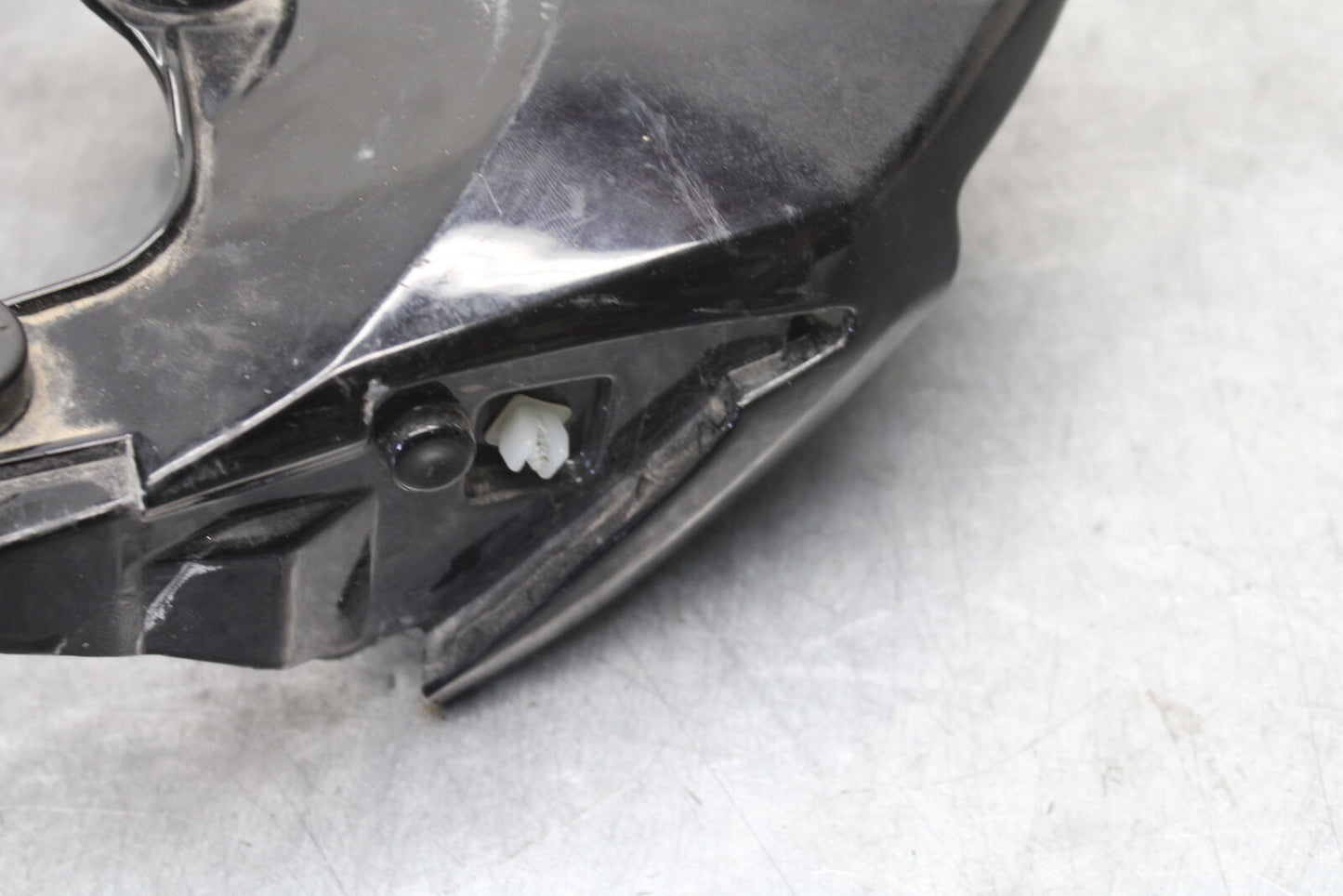 08-10 SUZUKI GSXR750 CENTER REAR BACK TAIL FAIRING COWL BB476