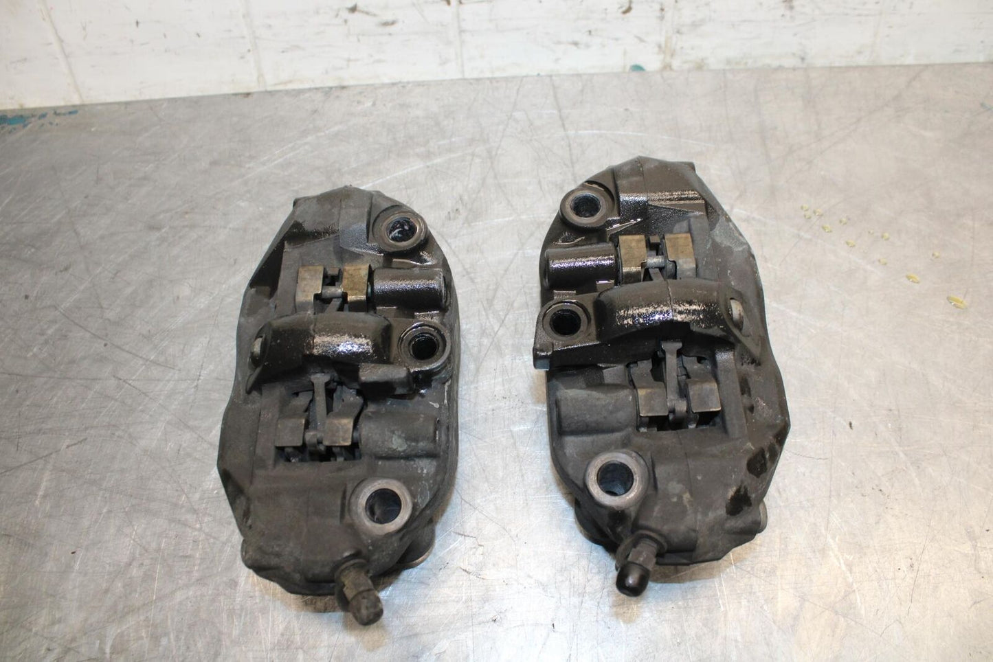 05-06 HONDA CBR600RR RIGHT LEFT FRONT BRAKE CALIPER SET PAIR CALIPERS BB479