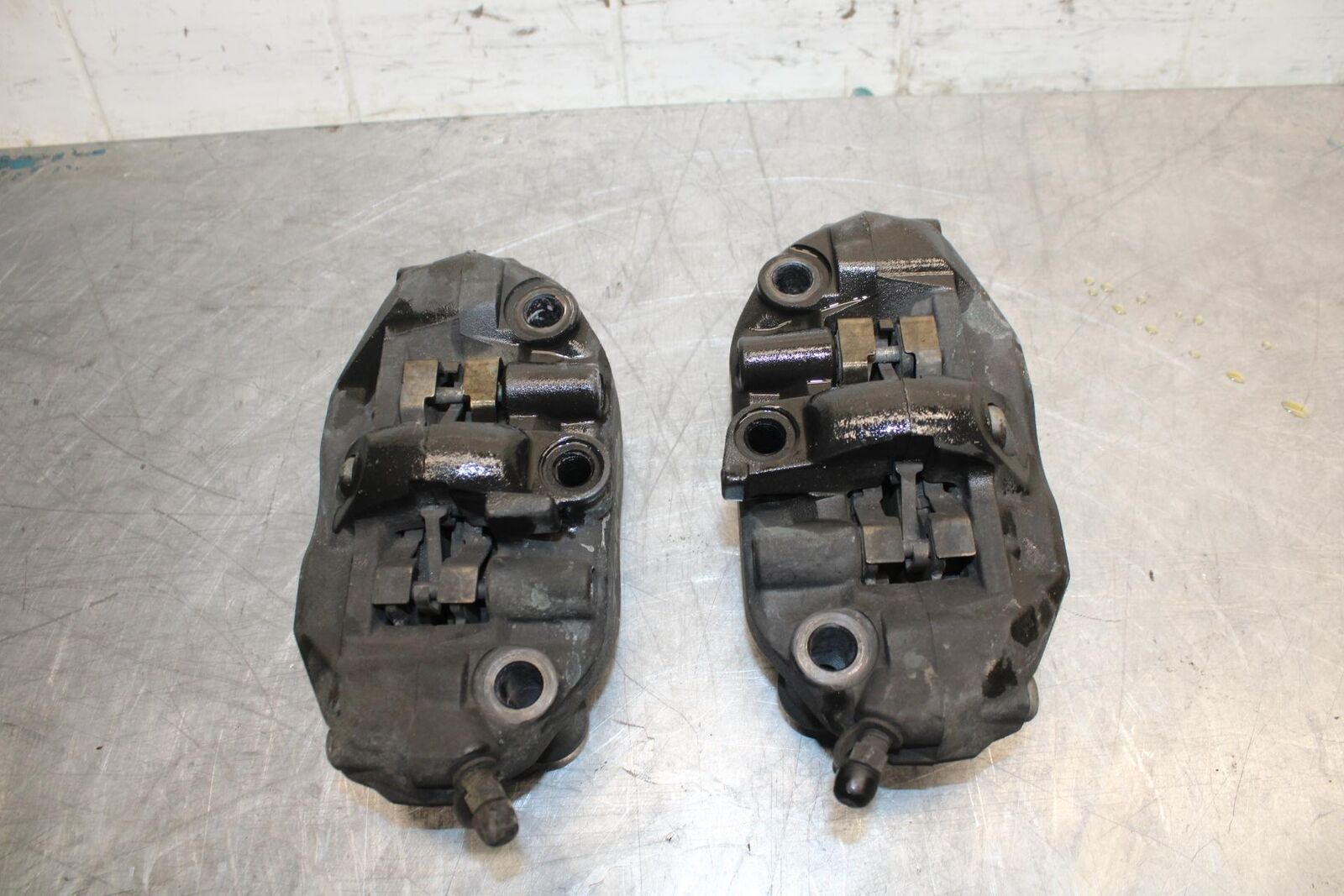 05-06 HONDA CBR600RR RIGHT LEFT FRONT BRAKE CALIPER SET PAIR CALIPERS BB479