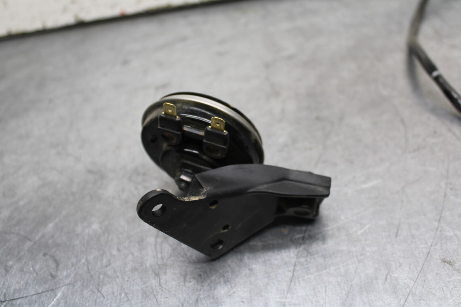 19-24 YAMAHA R3 HORN SIGNAL BB736