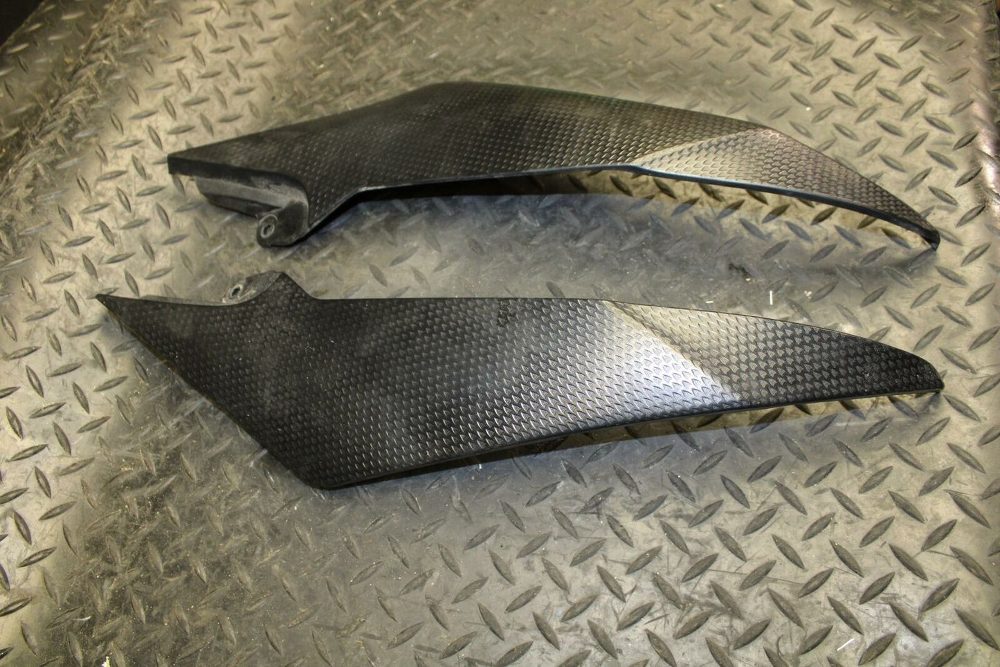 08-09 YAMAHA YZF R6S RIGHT LEFT GAS FUEL TANK PANELS COVERS TRIM SET  BB178