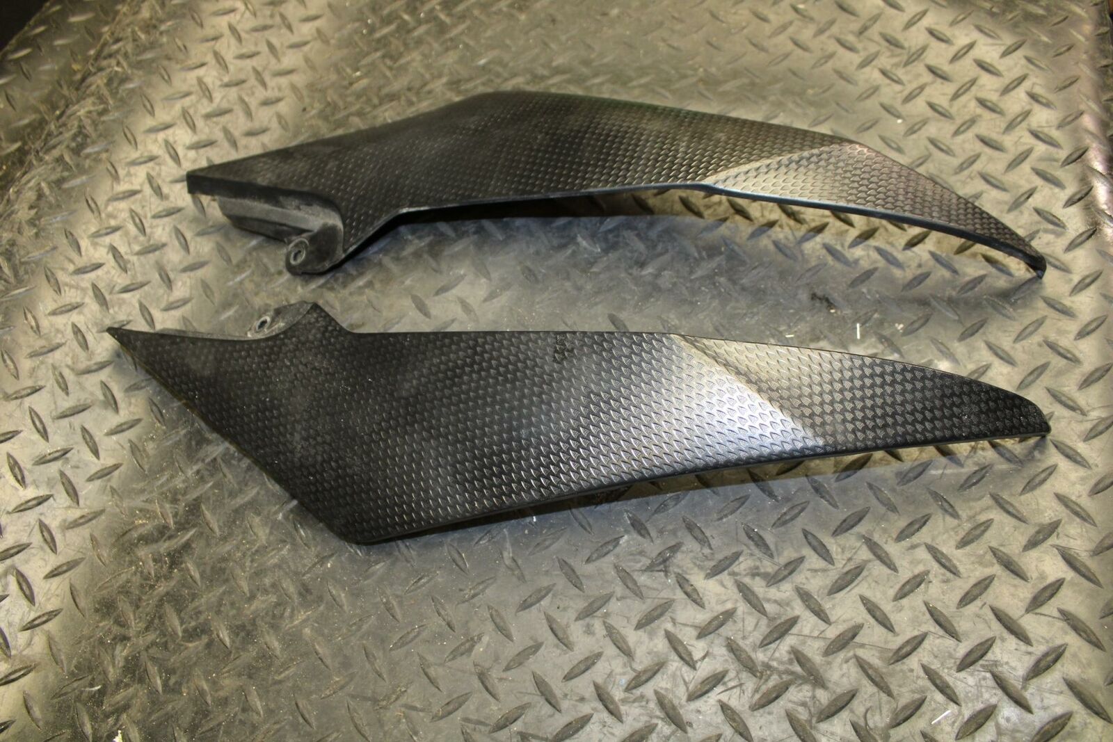 08-09 YAMAHA YZF R6S RIGHT LEFT GAS FUEL TANK PANELS COVERS TRIM SET  BB178