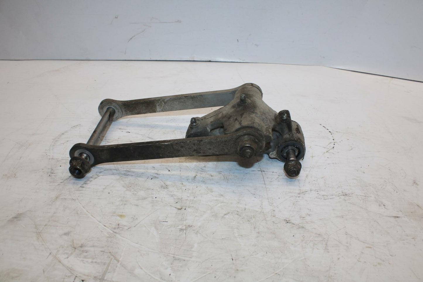 03 KAWASAKI NINJA ZX6RR ZX600K REAR DOGBONE SHOCK LINKAGE LINK BB264