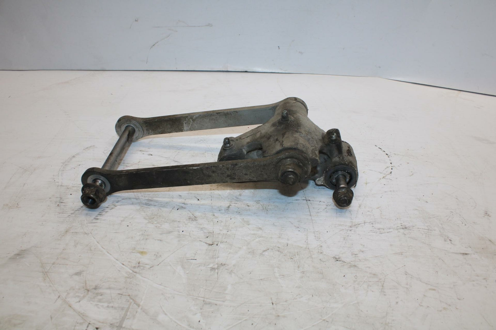 03 KAWASAKI NINJA ZX6RR ZX600K REAR DOGBONE SHOCK LINKAGE LINK BB264