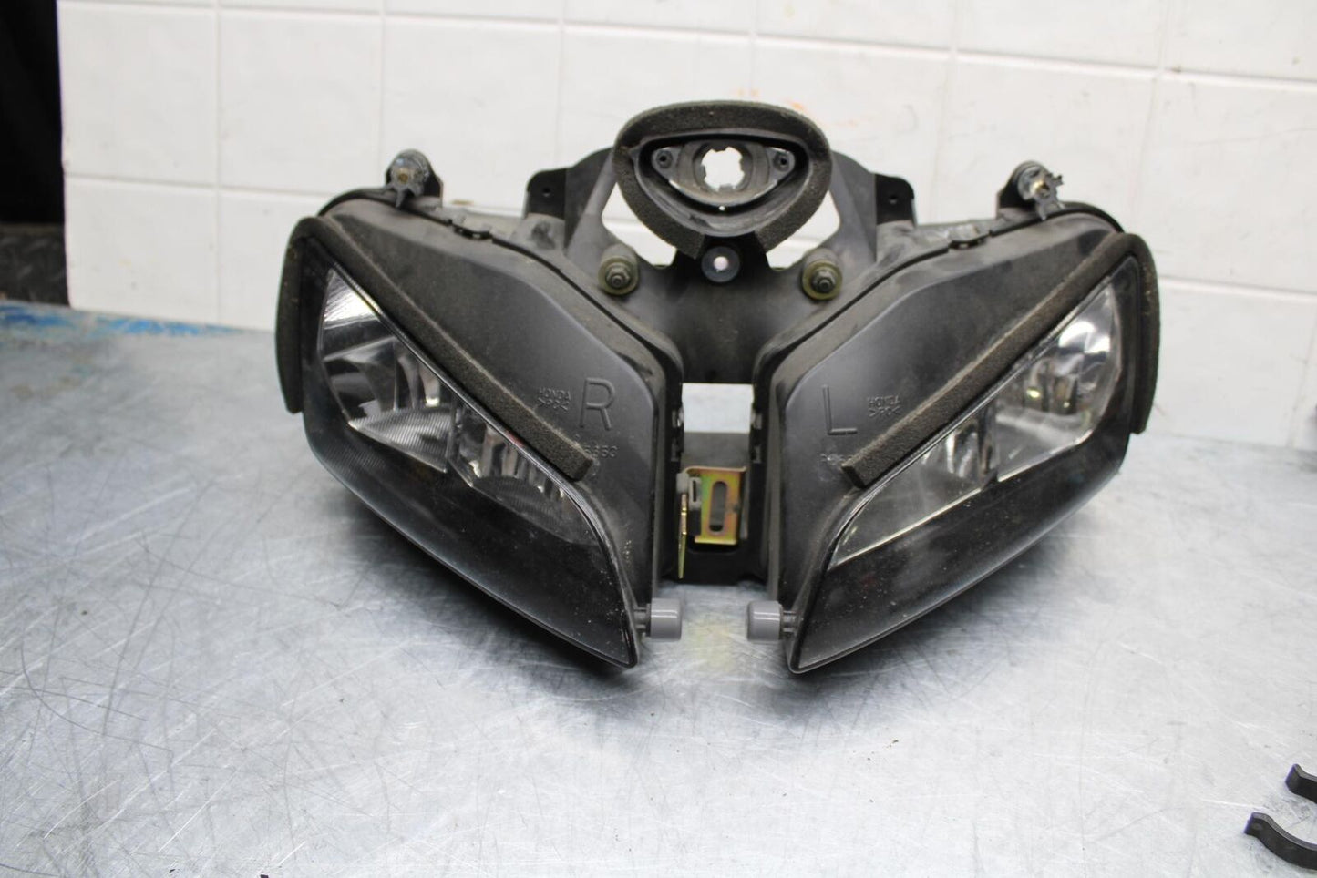 05-06 HONDA CBR600RR FRONT HEADLIGHT HEAD LIGHT LAMP BB444