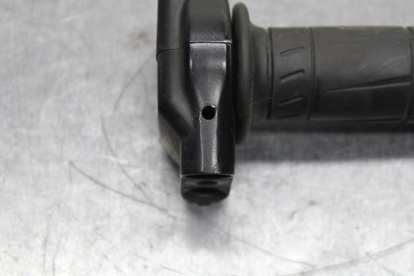 12-13 KAWASAKI Z1000 THROTTLE CABLE LINE HOUSING GUIDE BB743