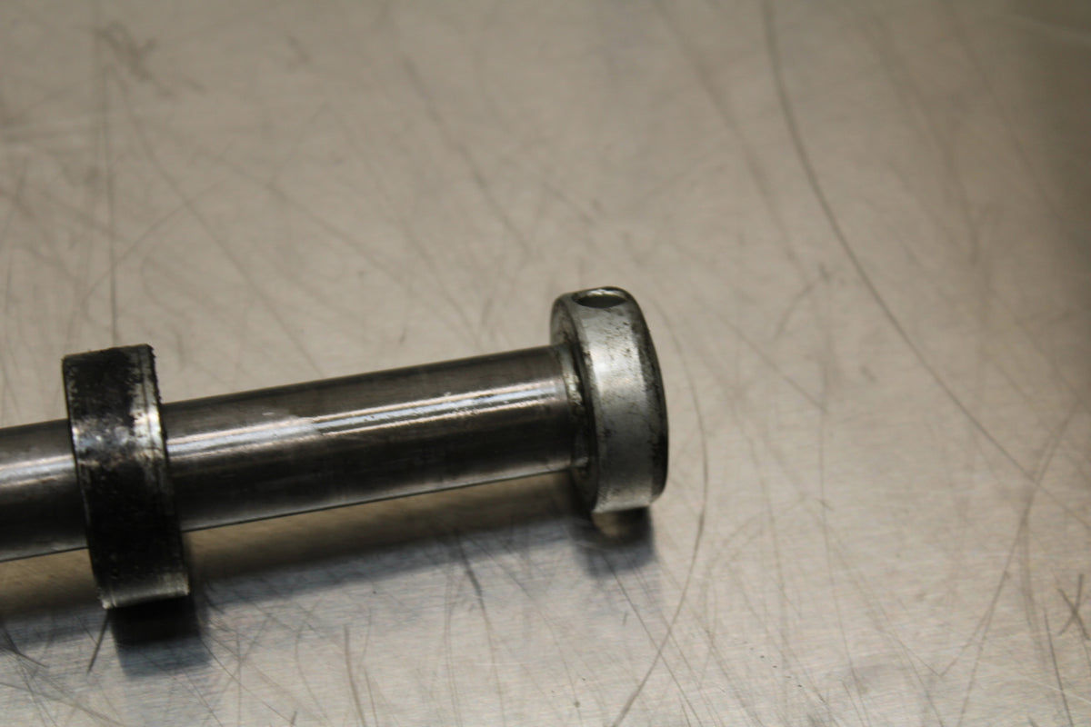 86 SUZUKI GS750ES REAR AXLE BACK WHEEL RIM PIVOT BOLT AXEL BB140