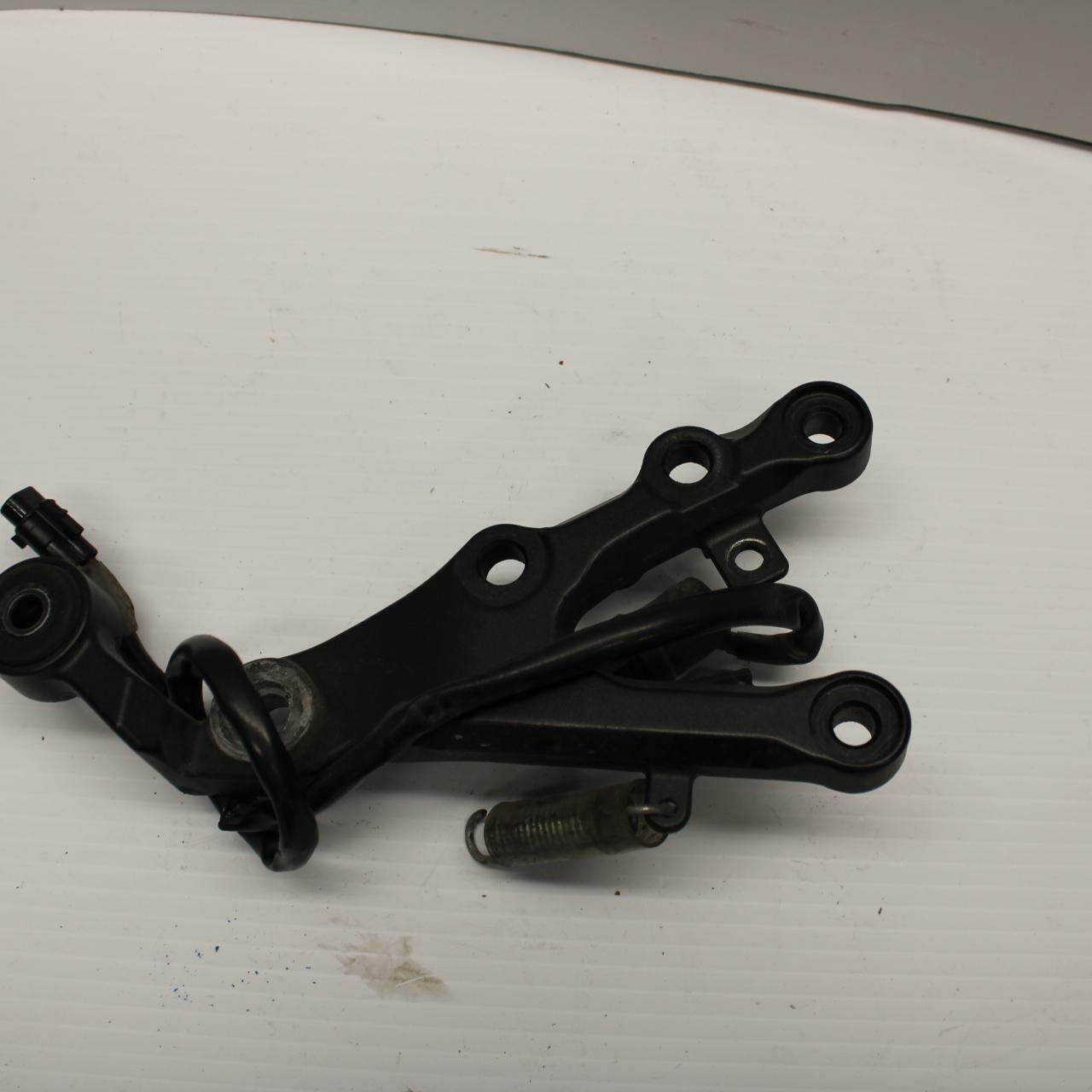 08-16 YAMAHA YZF R6 RIGHT REARSET REAR SET DRIVER BRACKET BB247