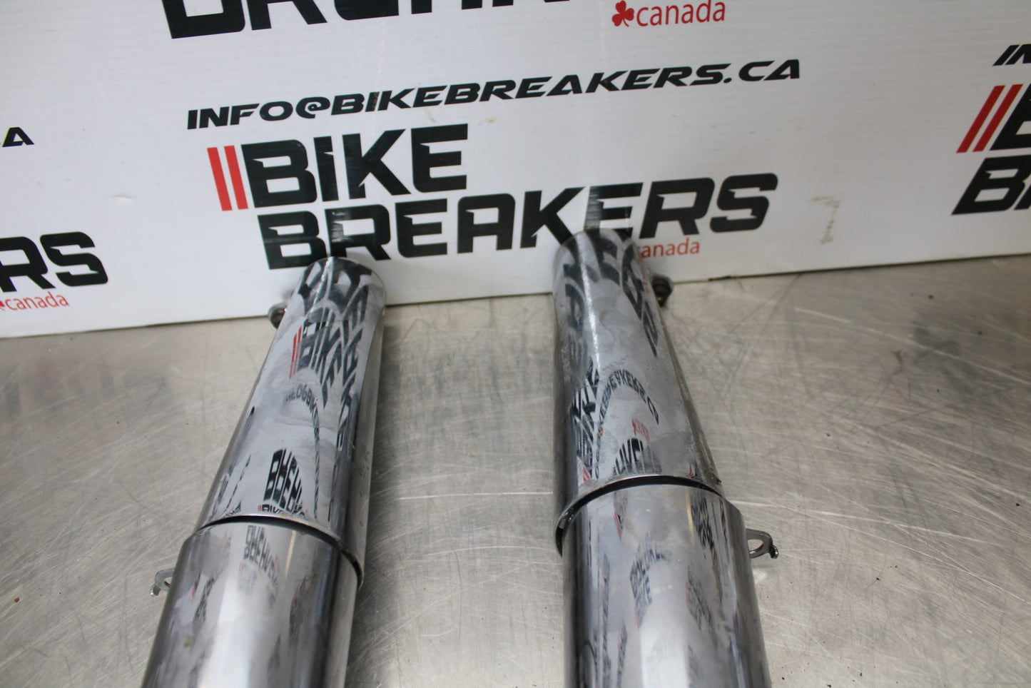 03-08 KAWASAKI VULCAN 1600 FRONT FORK COVER TOP GUARD SHIELD COWL BB196